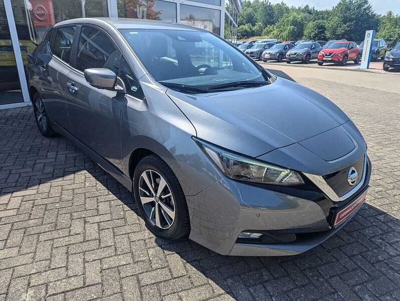 Nissan Leaf 40 kWh Acenta Option Winterpaket Navi