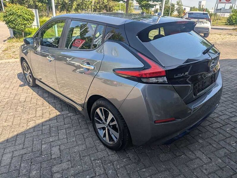 Nissan Leaf 40 kWh Acenta Option Winterpaket Navi