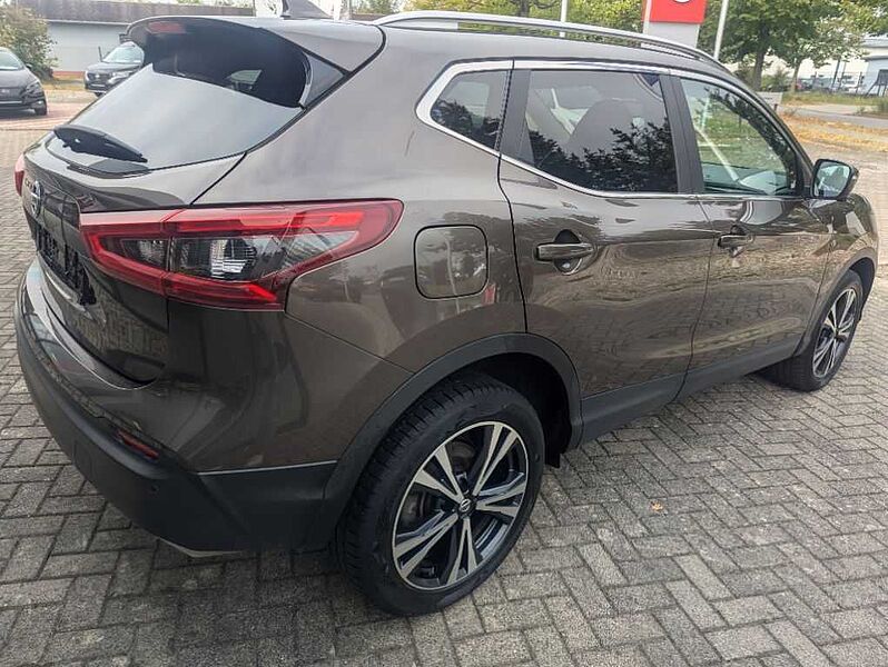 Nissan Qashqai 1.3 DIG-T DCT N-CONNECTA